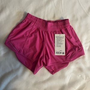 Lululemon Hotty Hot Low-Rise Short 4" Sonic Pink SIZE 4